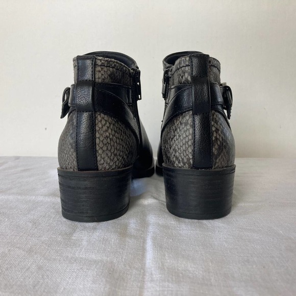 EUC Baretraps Ankle Boot, Bootie, Women's Size 7.5 M Black Faux Snake Skin - Picture 4 of 10